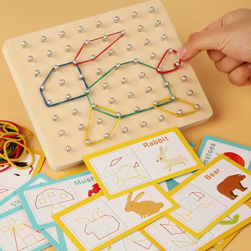 Géoplan Montessori avec élastiques 